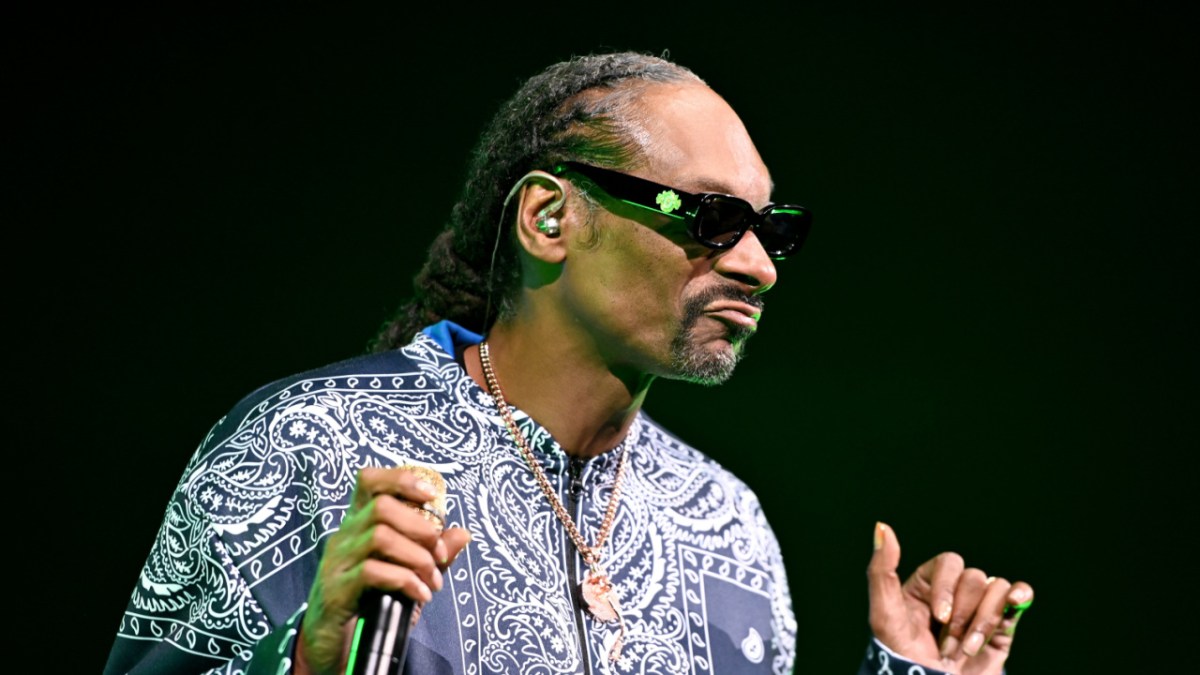 Snoop Dogg Fan Pays $450K To Become His Metaverse Neighbor